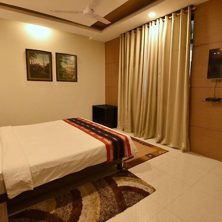 Hotel Dibrugarh Club House Exteriér fotografie