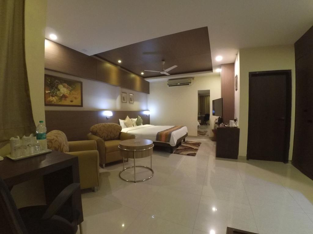 Hotel Dibrugarh Club House Exteriér fotografie