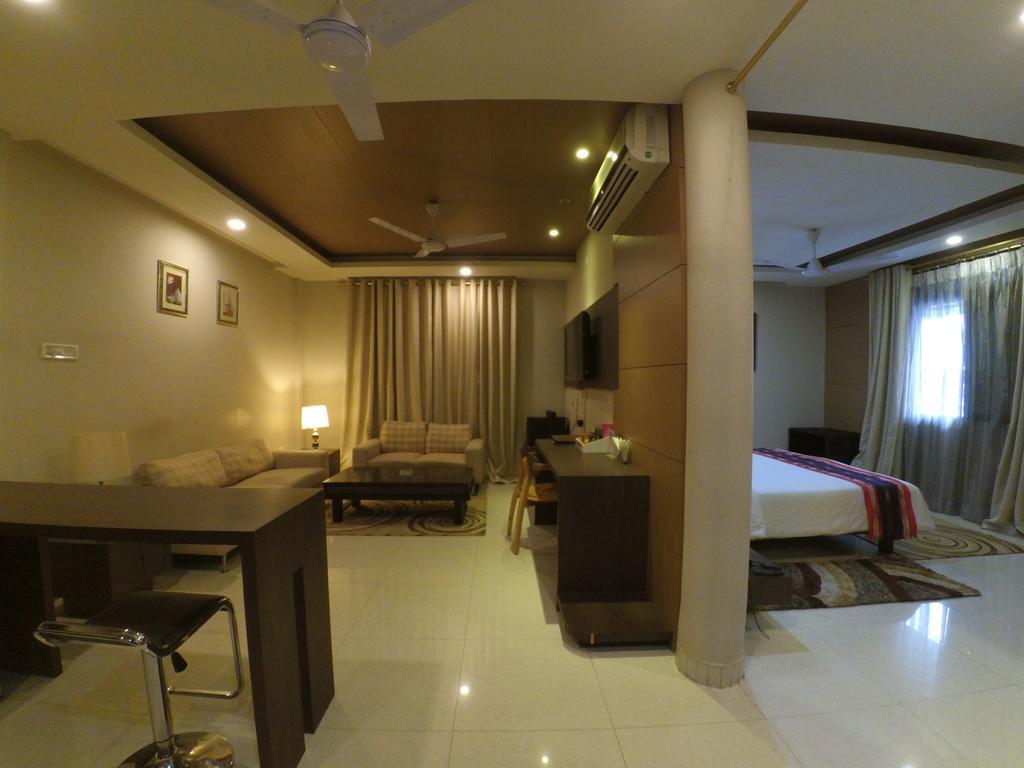 Hotel Dibrugarh Club House Exteriér fotografie