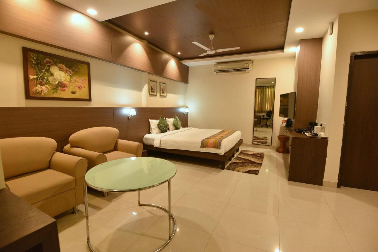 Hotel Dibrugarh Club House Exteriér fotografie