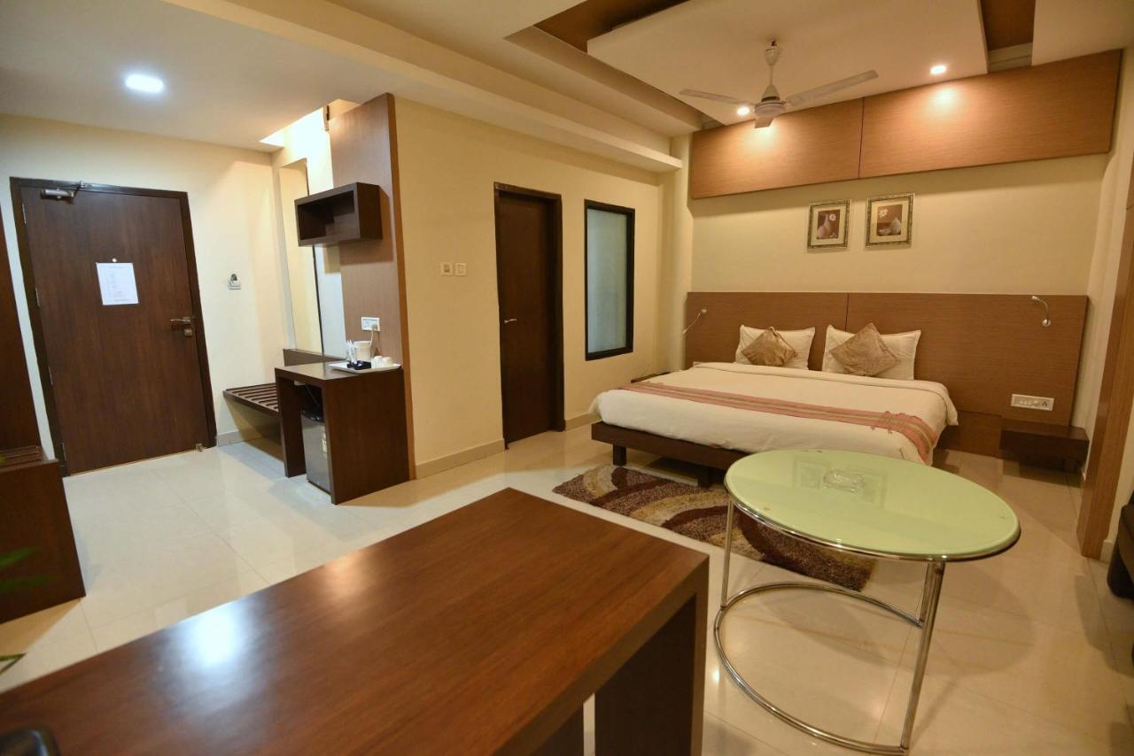 Hotel Dibrugarh Club House Exteriér fotografie